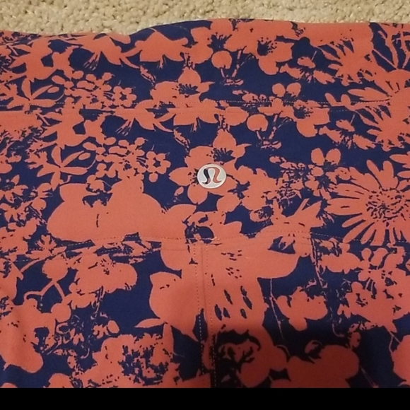 Lululemon Align Capris Size 12 - Picture 4 of 5